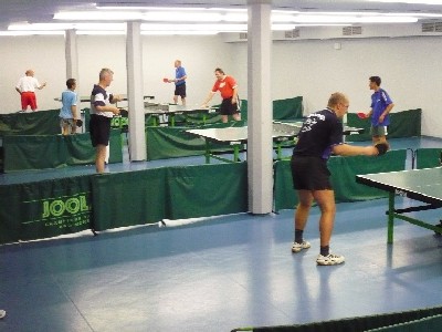 Trainingsbetrieb im Tischtennisraum, Sportheim (Komotauer Strasse)
